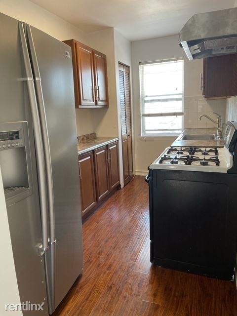 Beautiful 3 Bedroom Apt 2nd Floor 2-Family Home -Small Pets- W/D In Unit - 1 Parking Space/Yonkers