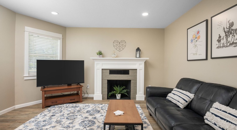 Stunning, FULLY FURNISHED Richmond Remodel with Flex Lease Lengths – 2 Beds/1Bath	