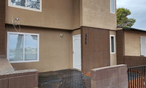 Houses Near UNLV  2 STORY TOWNHOME for University of Nevada-Las Vegas Students in Las Vegas, NV
