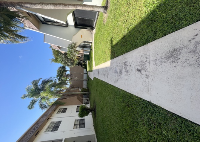 Houses Near Beautiful 3bed-2bath unit located in the heart of Pinecrest. Hard floors. W&D.