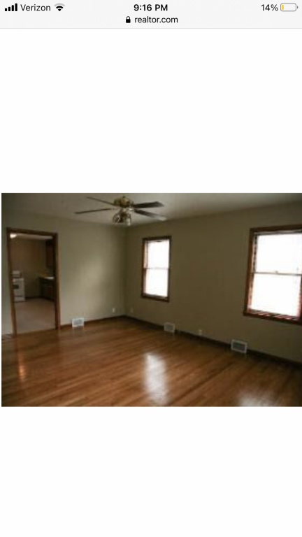 Two Bedroom/1 Bath Unit in Duplex - Steps from North Central College