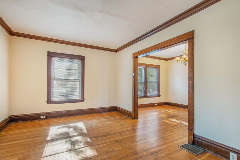 1150 Dunham SE:Spacious and dignified home