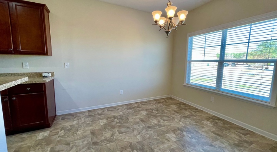 3/2 with a great layout and new flooring on Tiger Grand in Conway!