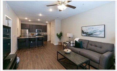 Apartments Near Park BRIGHTON CROSSING LUXURY APARTMENT, 15 MILES FROM KCI AIRPORT! for Park University Students in Parkville, MO