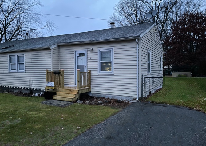 Houses Near Recently renovated 2bd/2ba 