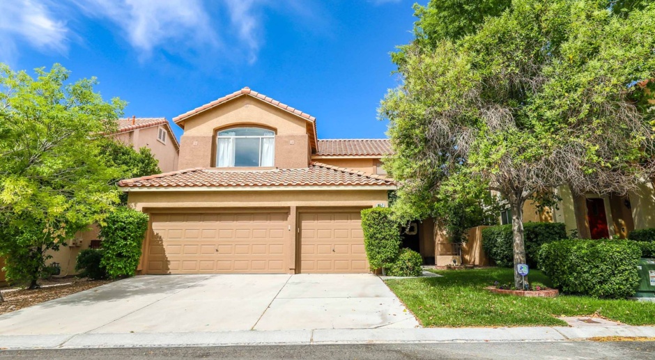 Immaculate 4 Bedroom home in Summerlin with 3 Car Garage & POOL