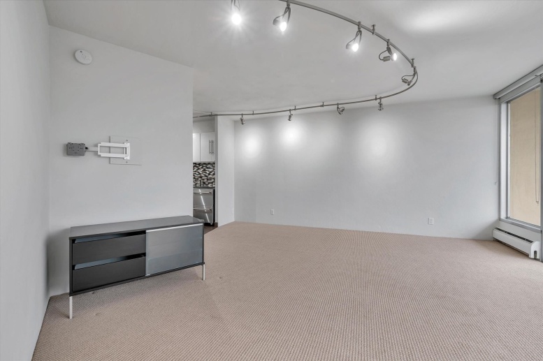 Stylish Prime Location Studio - Please Contact for Showing Availability!