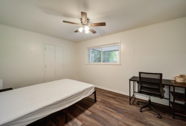 Room for Rent - Spacious, Newly Renovated Fort Worth House with Workspaces.