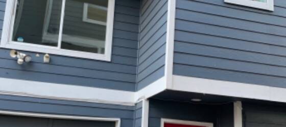 Olympic College Housing Remodeled West Seattle Townhouse  - 3 bed 2 bath for Olympic College Students in Bremerton, WA