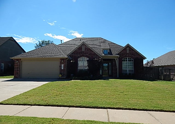 Houses Near CHARMING HOME IN SOUTH BROKEN ARROW!