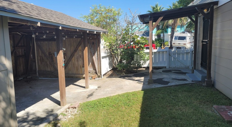 Single family 3 bedroom 2 bath - Brick Cottage (walking distance to the beach)