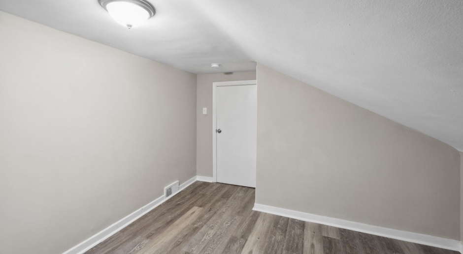 Newly Renovated 2 bedroom Apartment! 