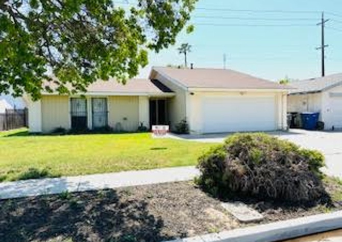 Houses Near $1,895 Chestnut & Church, 3 bedroom - E Florence Ave, Fresno 