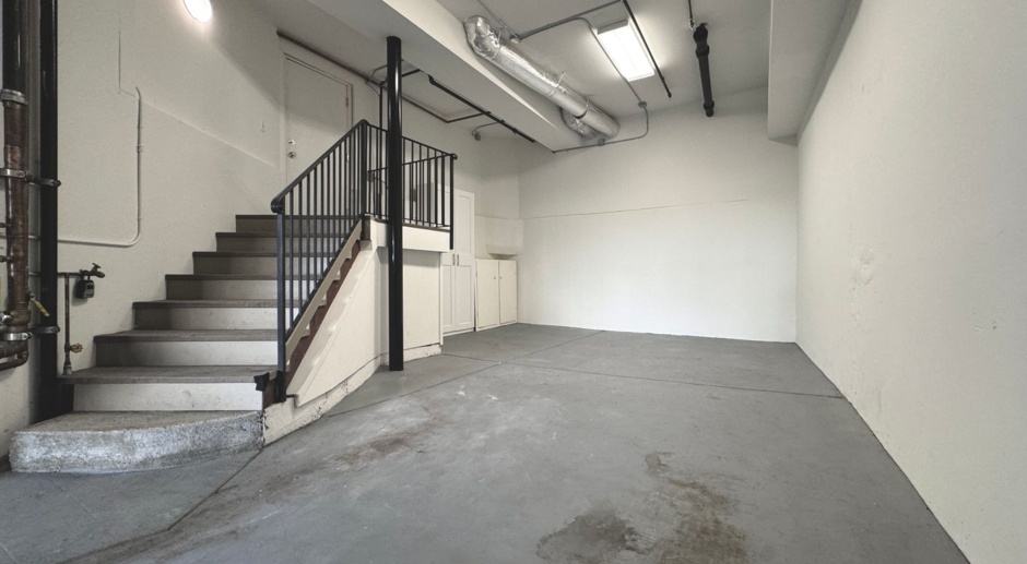 Noe Valley: Remodeled Top Floor Flat w/ Views, 2 Car Garage, & Shared Yard 