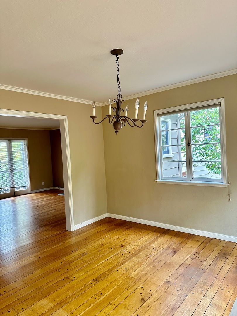 Charming home in Montclair! Ready to be filled for the holiday season!!!