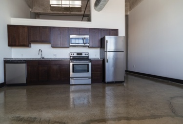 Large 1 Bed/ 1 Bath Apartment in Brewerytown