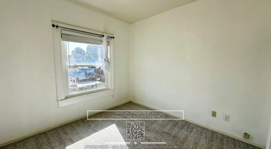 Spacious Upper Unit of a Duplex in Downtown Oakland w/ Shared Yard