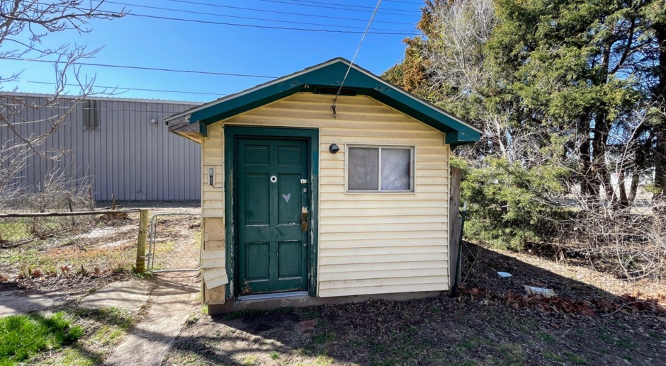 Cute 2 Bed 1 Bath Home with Large Backyard in McPherson