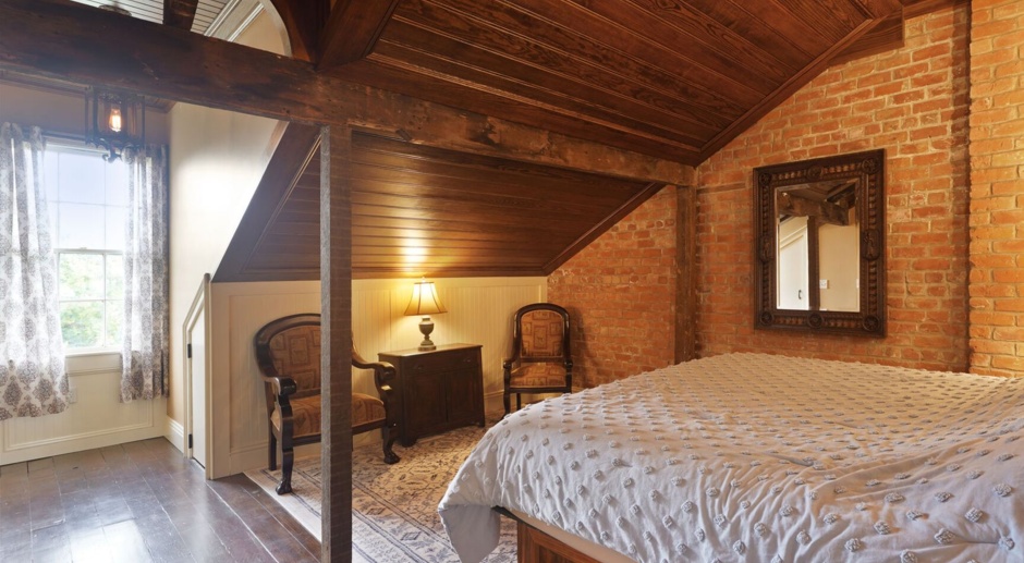 Multiple gorgeous one bdrm units avail in historic Xiques House in heart of French Quarter