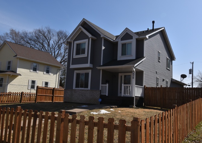 Houses Near 4 bed/3 bath & 2,228 square ft for $2,198 near Theodore Wirth Park