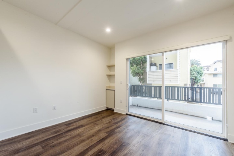 Private Room in Stunning Sawtelle Apartment with Fitness Center