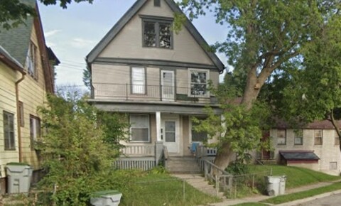 Houses Near MCW Duplex in Milwaukee for Medical College of Wisconsin Students in Milwaukee, WI