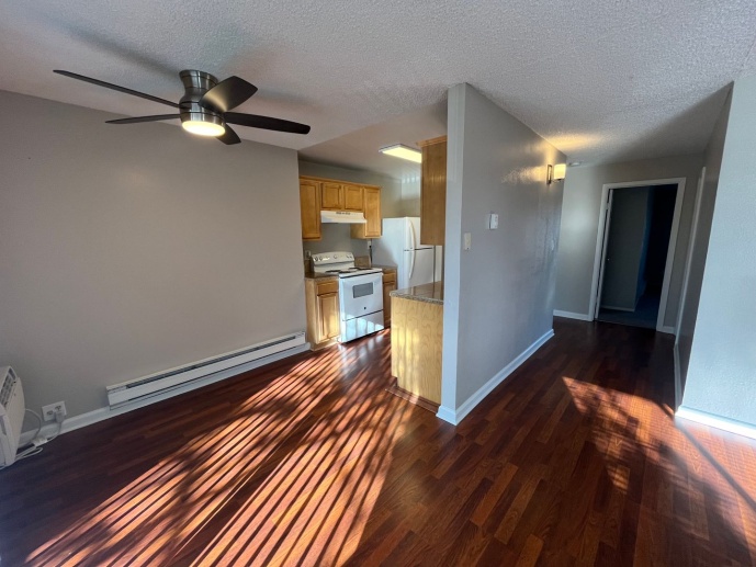 Renovated, Spacious, Upstairs 2 bedroom condo with Washer/Dryer