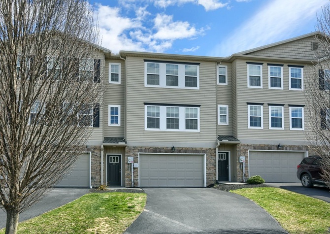 Houses Near Newer build 2,000 sq ft 3/BR 2.5 bath luxury townhome