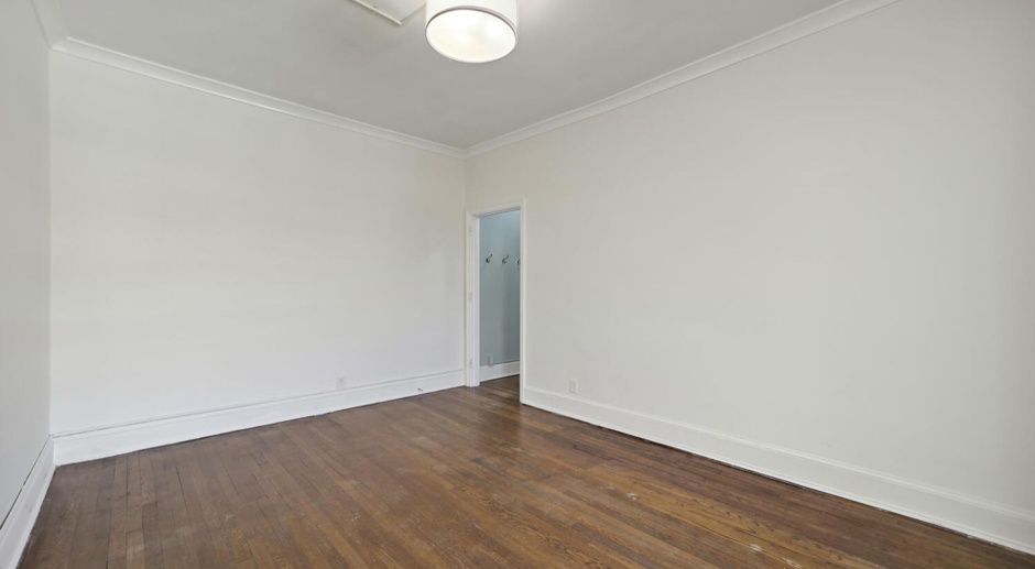 Must See! Charming, top floor studio unit in sought after Capitol Hill neighborhood!!