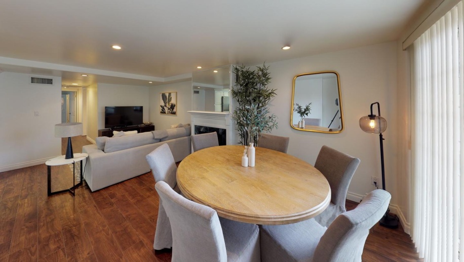 Private Bedroom in Beautiful Sawtelle Townhome Off of Santa Monica Blvd