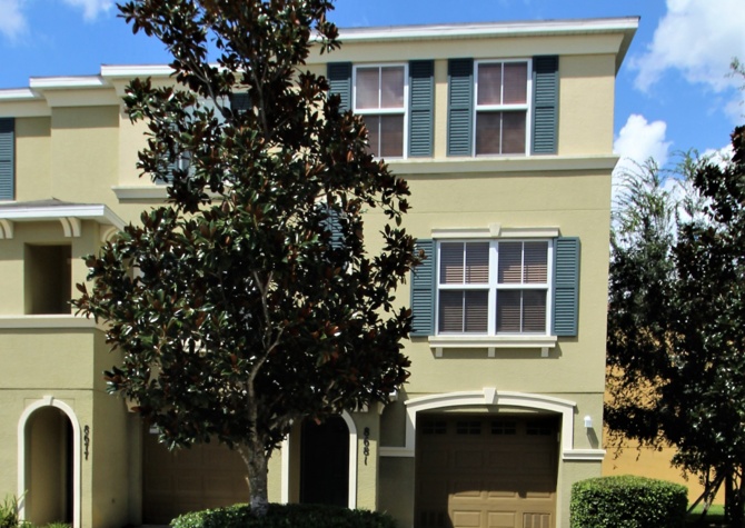 Houses Near Chic 3 Bed, 2.5 Bath End Unit Condo in Gated Lakewood Ranch Community!