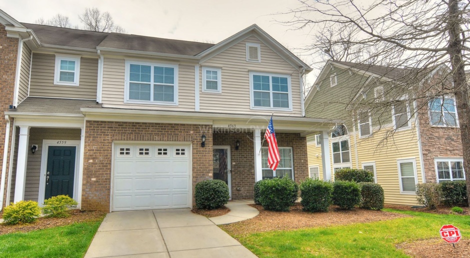 Big & Nice 3Br/2.5Bth Townhome in Steele Creek by Harris Teeter Shopping Center