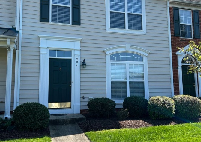 Houses Near Spacious Townhome! 3 Bed / 2.5 Bath - Available in JUNE!
