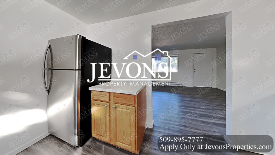 Apartment near Lakewood Towne Center Shopping Mall - Jevons Property Management