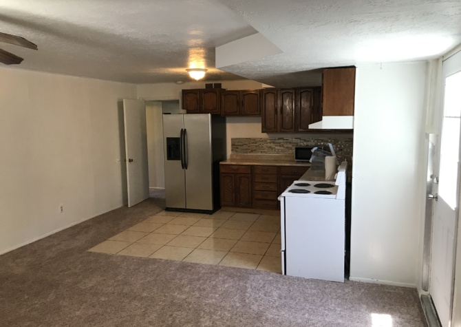 Houses Near 3 Bed/1 Bath apartment in Sandy