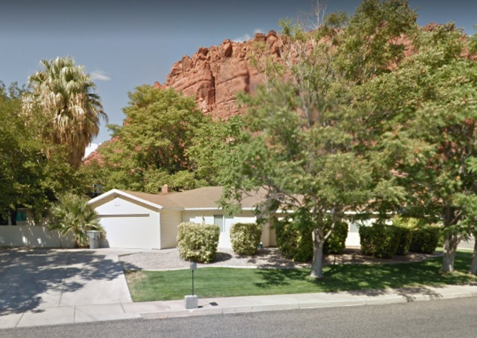Houses Near Bright 2 bed 2 bath home in St George for rent