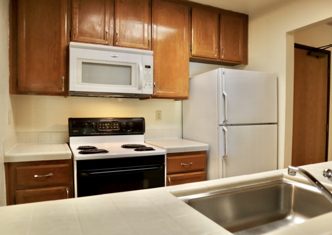 Houses Near TWO WEEKS FREE! 2-bedroom condo in Newark - convenient location!