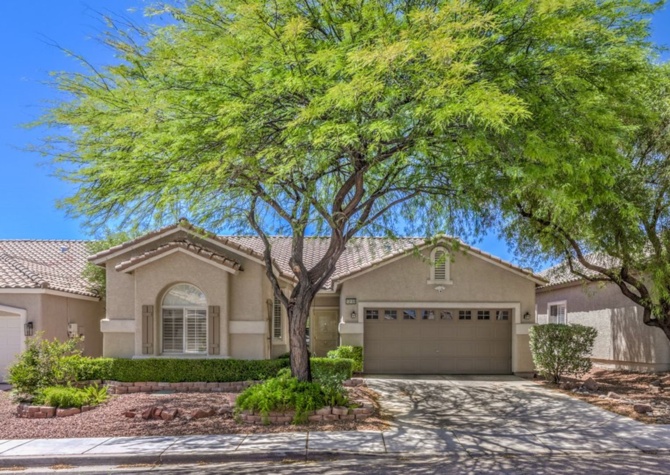 Houses Near Luxury Living in the Heart of Summerlin With Community Pool & Spa