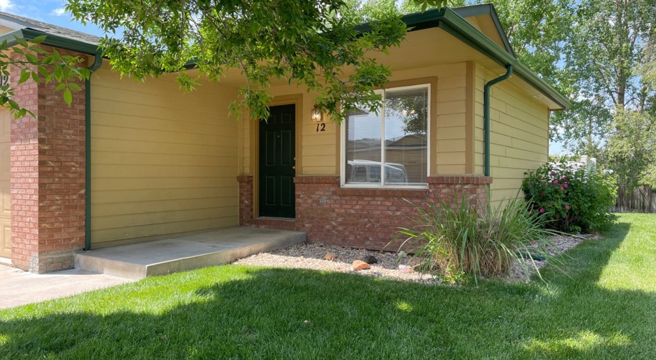 3 Bed, 2 Bath Duplex in West Fort Collins close to Foothills - Students and Pets Welcome