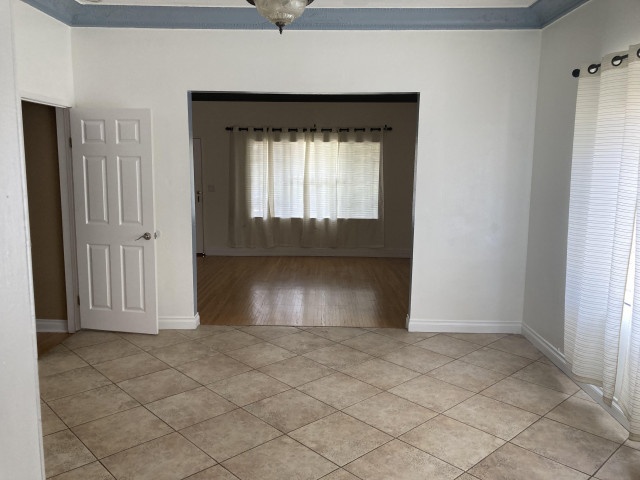 Move in Ready- Spacious House