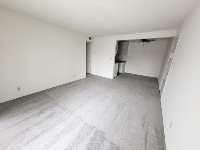 1 Bedroom Across from Fresno State