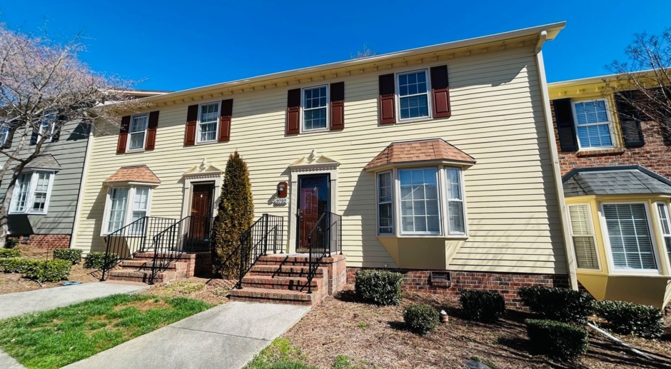 Amazing location! 3 bedroom 2.5 bath townhouse located near the corner of New Garden Rd and Battleground Ave. Walk to Guilford battleground park.