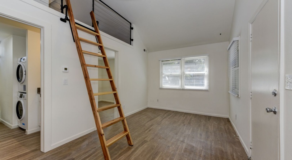 NEWLY RENOVATED Rare 2 Bedroom 1 Bath House with a Loft! Steps Away from Pearl St 
