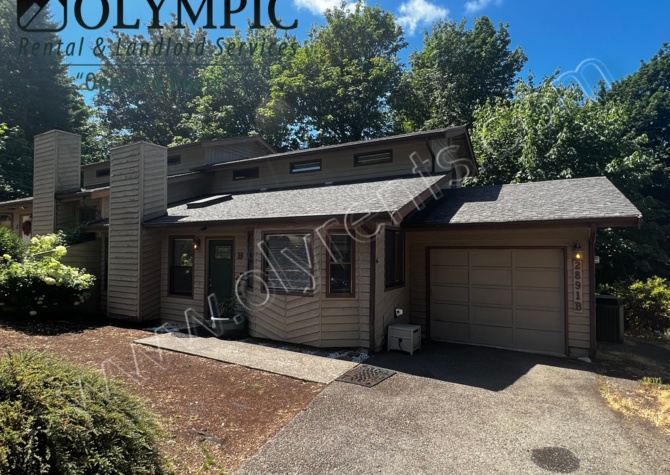 Houses Near Duplex in Tumwater with AC!!!