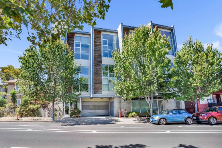 Gorgeous Condo in the Mosswood Neighborhood in Oakland!