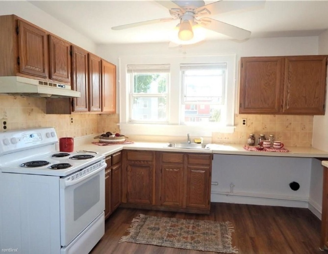 Beautifully Maintained 2 Bed Apt 2nd Fl. 2-Family Home- Private Entrance- Pets Welcome/Sleepy Hollow