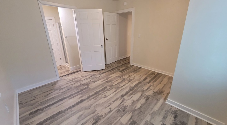 Newly renovated 4 bed 2 bath home in the heart of Downtown Wilmington . 