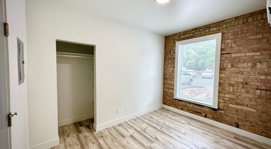 Beautifully Remodeled Apartment Home with Washer/Dryer in-Unit and Luxury Finishes!