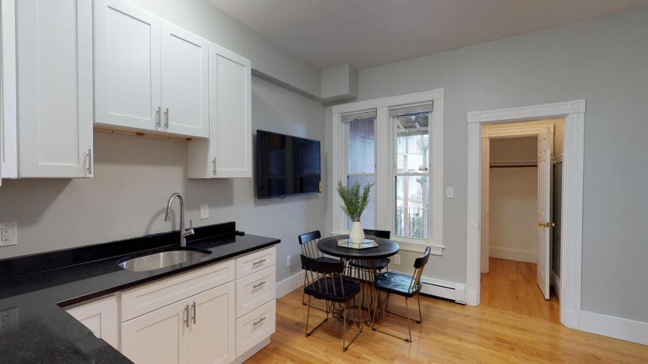 Private Room in Inviting Somerville Home by Assembly Row