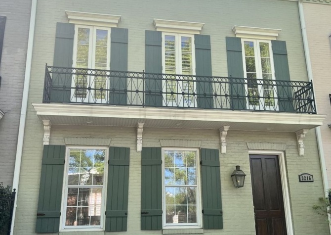 Houses Near Beautiful Townhouse on St Charles
